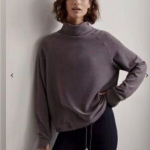 Varley women Taupe Portland pullover, excellent condition, size small